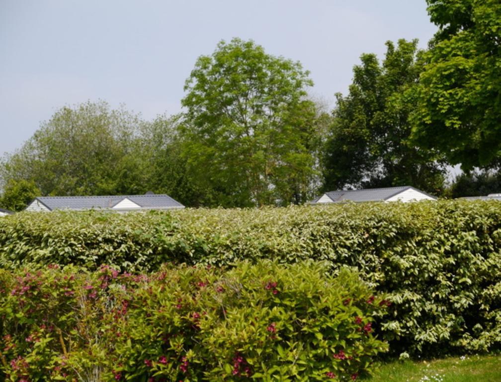 Camping Les Couesnons Hotel Roz-sur-Couesnon Exterior photo